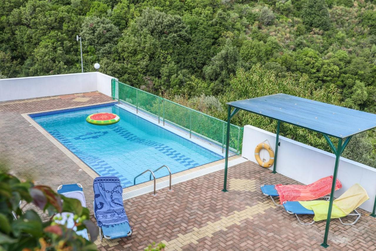 Villa Mitzelos Moni Evaggelistrias ภายนอก รูปภาพ