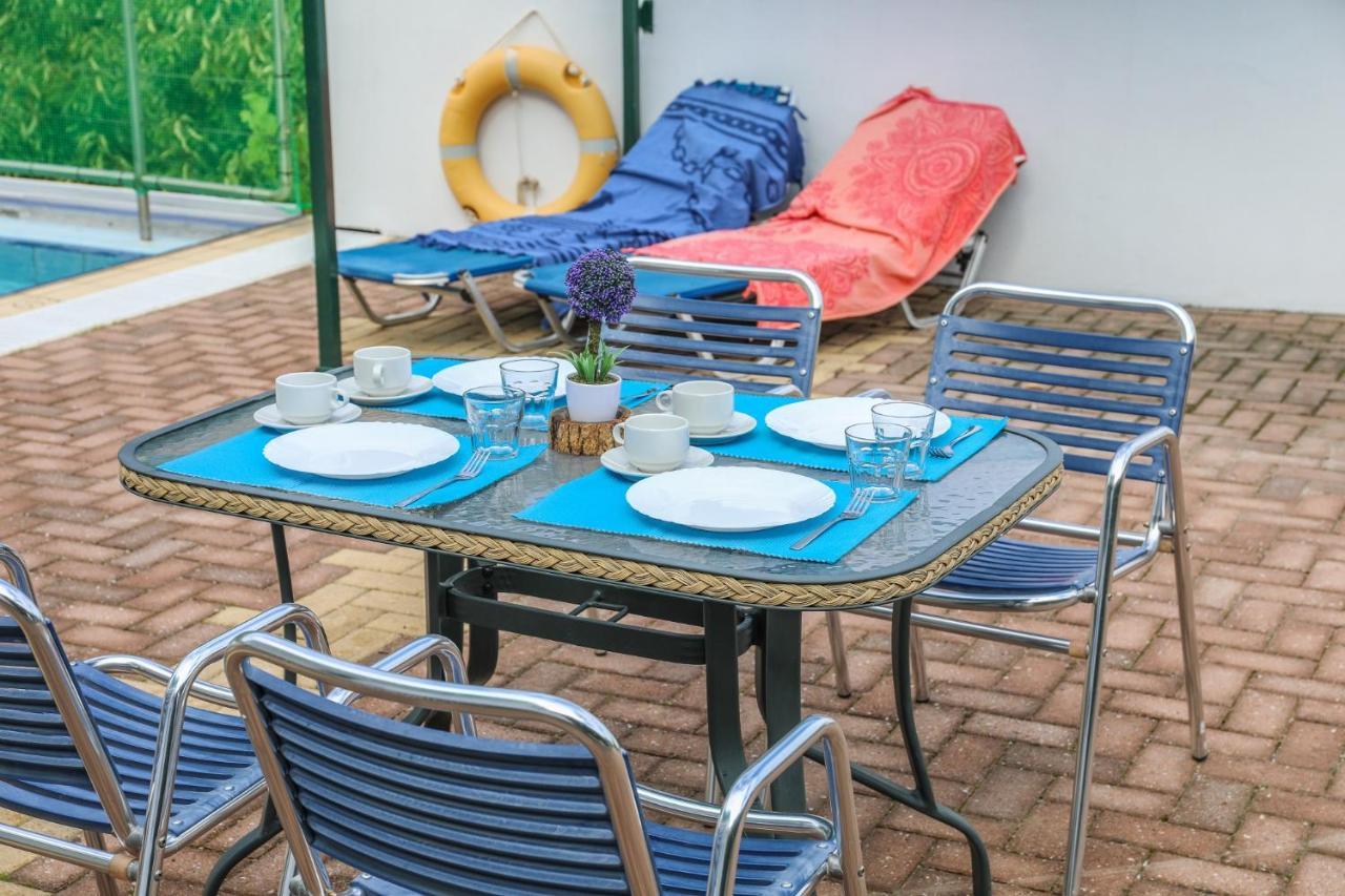 Villa Mitzelos Moni Evaggelistrias ภายนอก รูปภาพ