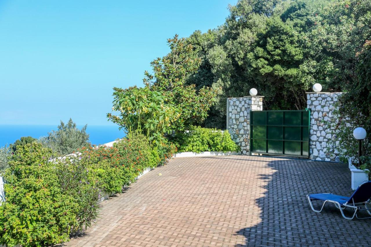 Villa Mitzelos Moni Evaggelistrias ภายนอก รูปภาพ