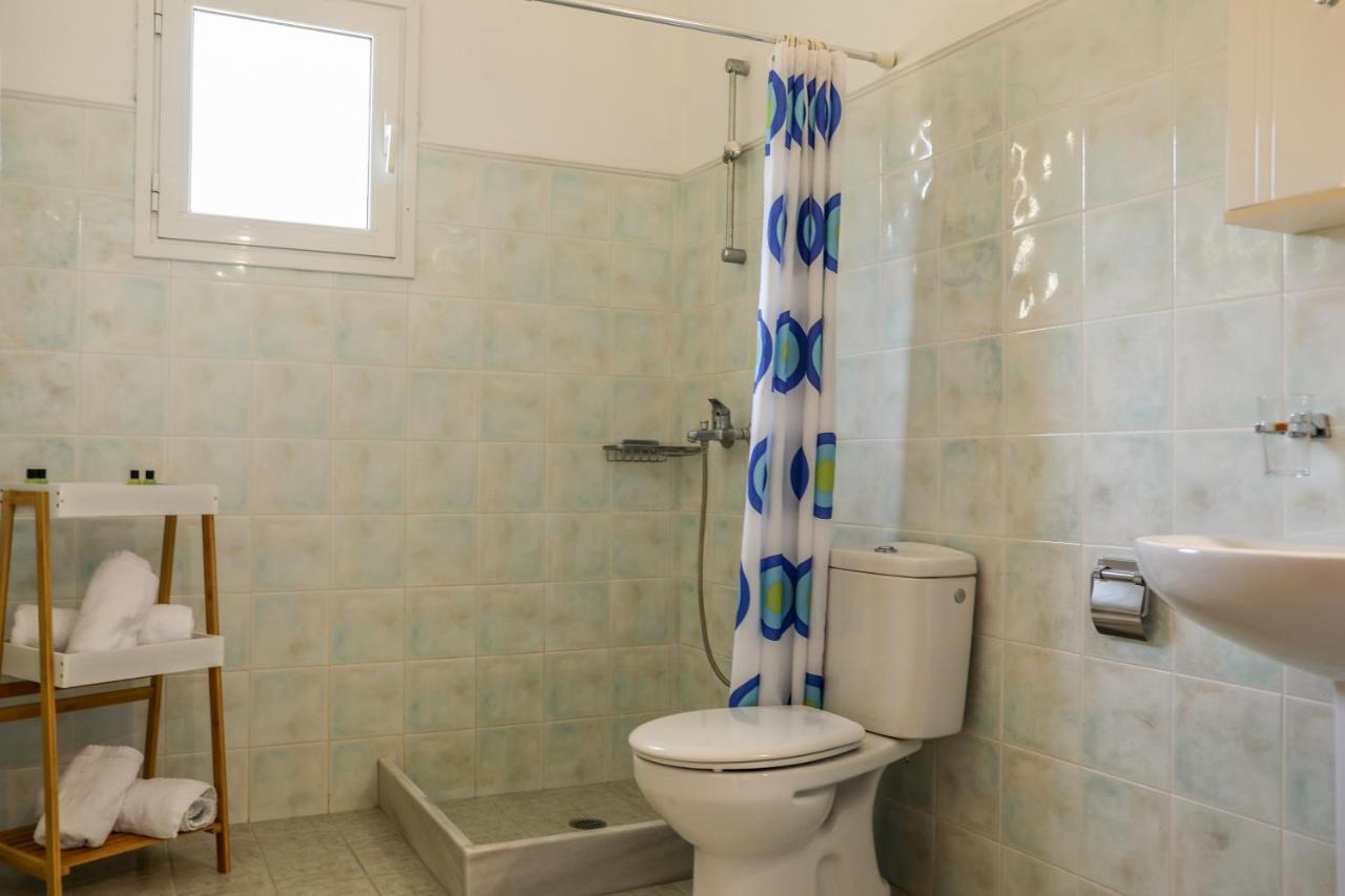 Villa Mitzelos Moni Evaggelistrias ภายนอก รูปภาพ