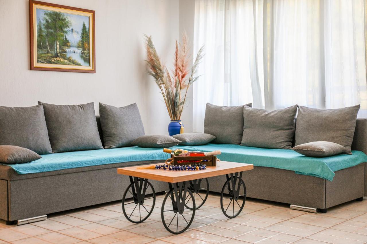 Villa Mitzelos Moni Evaggelistrias ภายนอก รูปภาพ